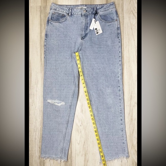 TOP SHOP MOM HIGH WAISTED JEAN. Size: W 32 L 34 - Picture 3 of 6